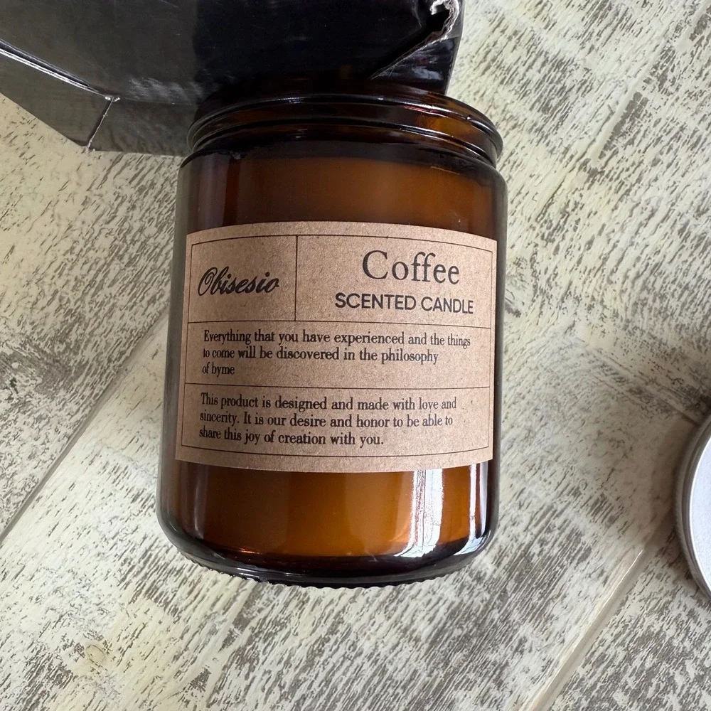 Obsesio Coffee Scented Soy Wax Candle‎ 7 oz And Green Throw Blanket Bundle